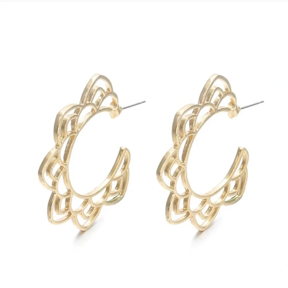 NEW! Anthropologie Abstract Geometric Flower Earrings - Picture 2 of 4